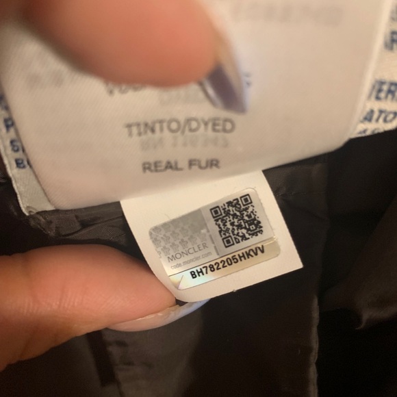 Moncler Genette belter puffer with fur hood - Picture 16 of 16